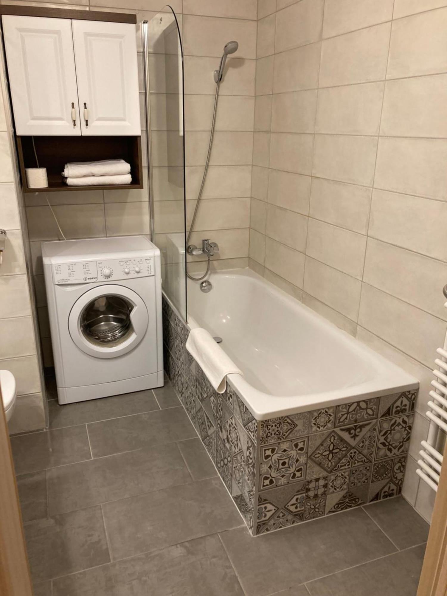 Swu Broadway Villa Budapest Room photo