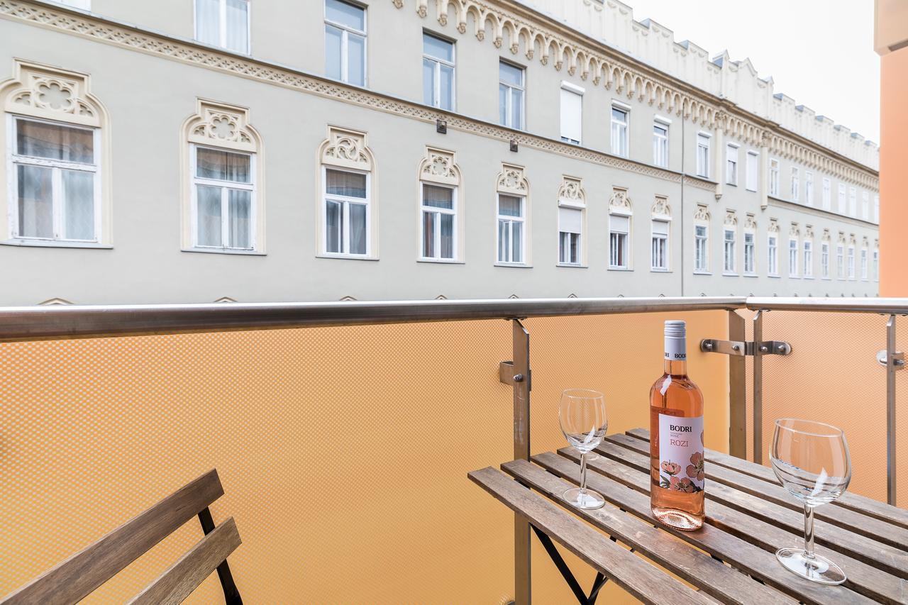 Swu Broadway Villa Budapest Exterior photo